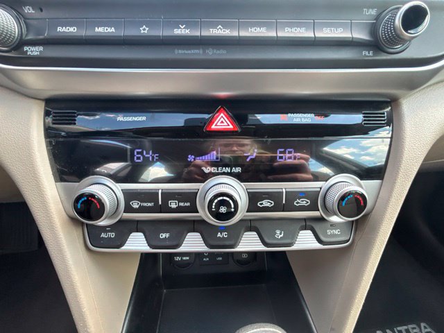 Used 2020 Hyundai Elantra SEL w/ Convenience Package (C2) FWD image 24
