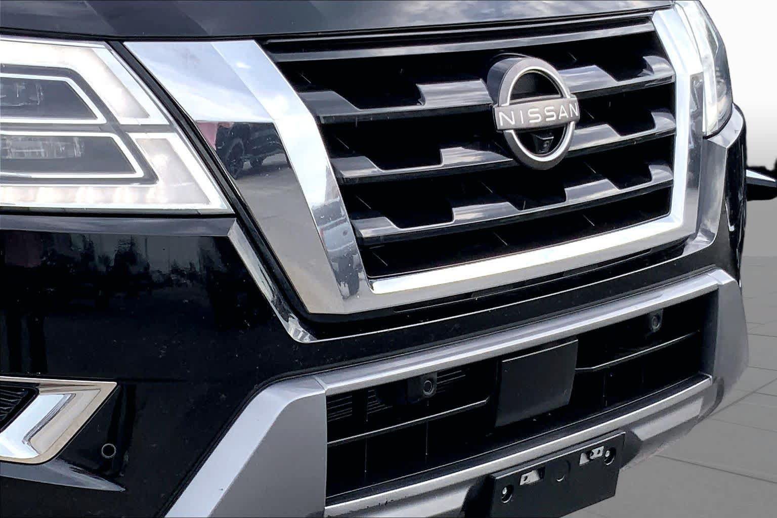 Used 2021 Nissan Armada Platinum w/ Captain's Chairs Package RWD image 27