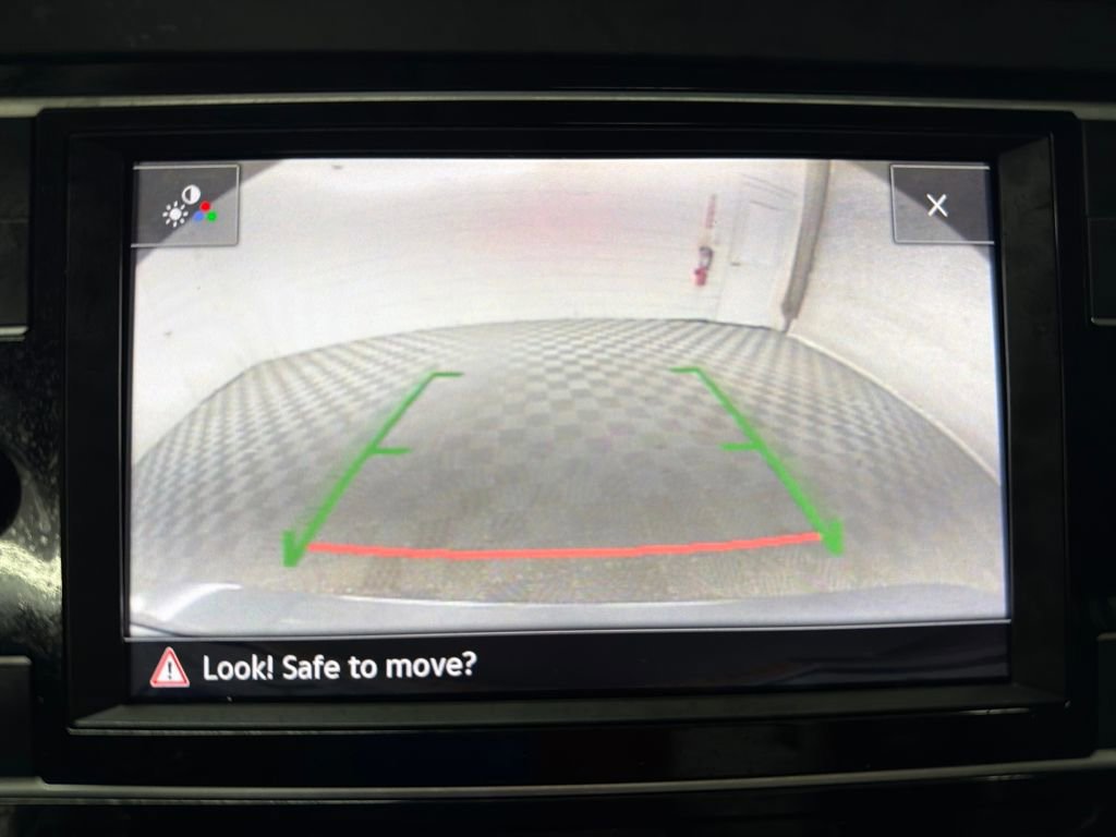 Used 2022 Volkswagen Jetta SE image 25