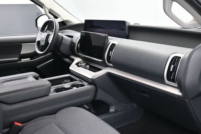 Certified 2025 Ford Expedition Active RWD image 29