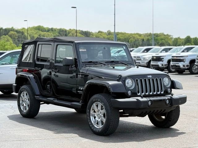 Used 2018 Jeep Wrangler Unlimited Sahara AWD/4WD image 31