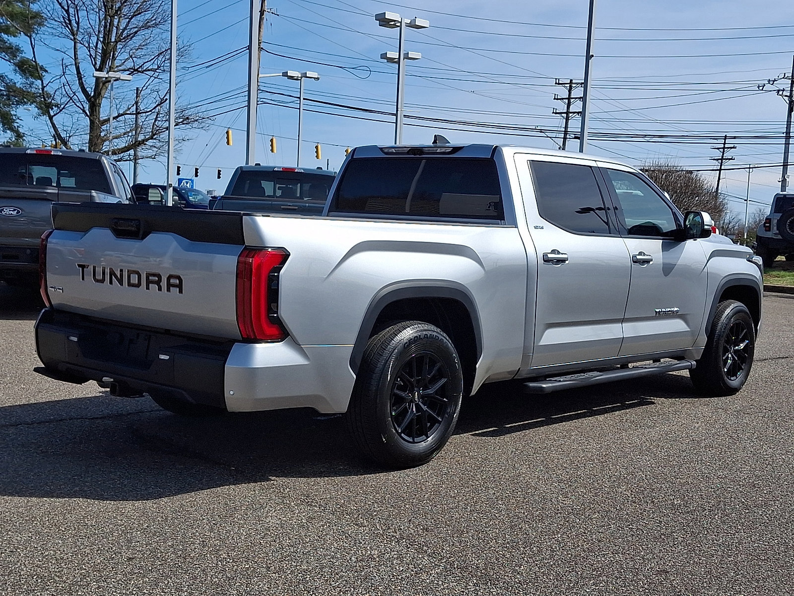 Used 2023 Toyota Tundra SR5 w/ SR5 Premium Package image 8