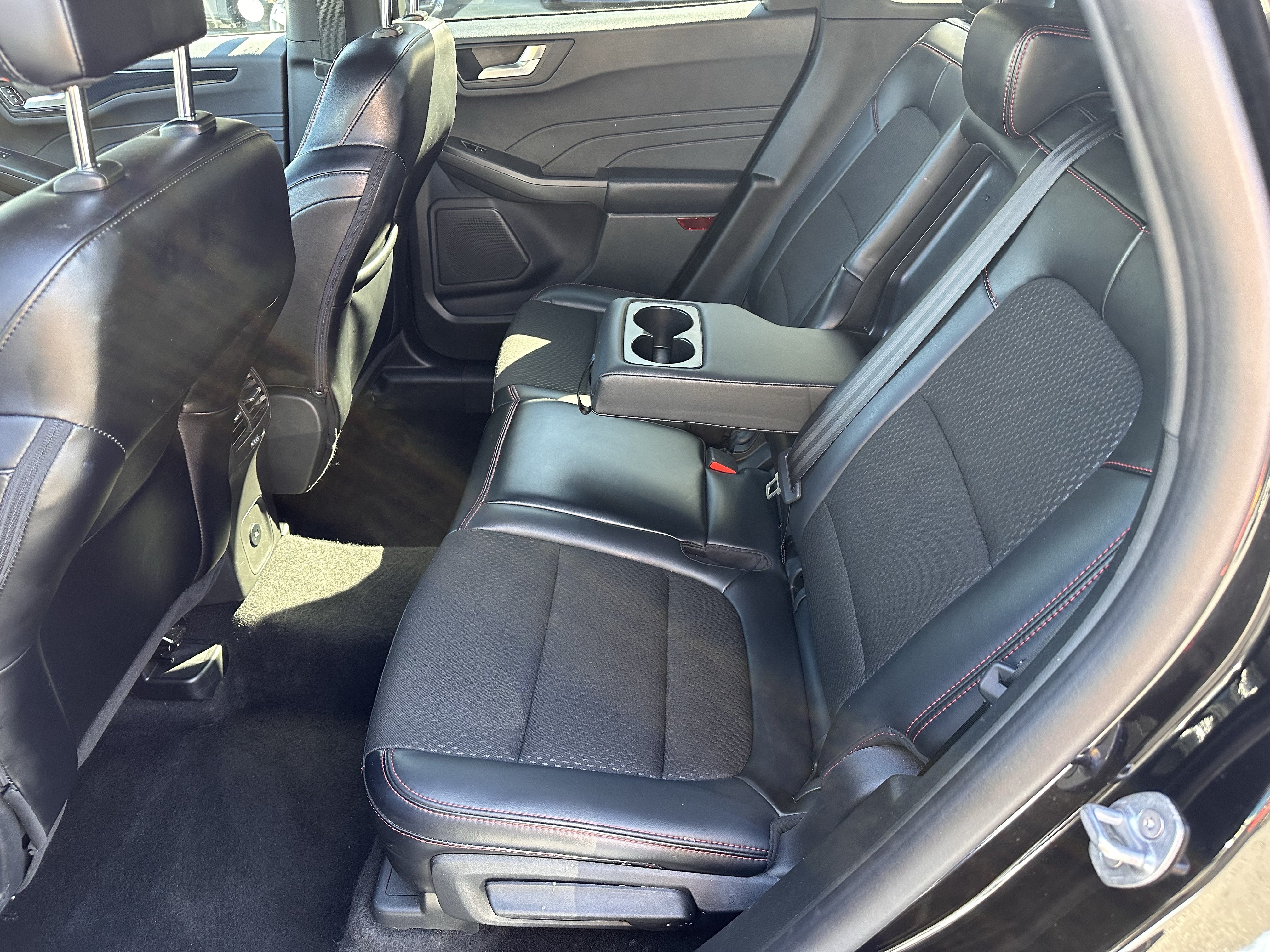 Certified 2025 Ford Escape ST-Line FWD image 12