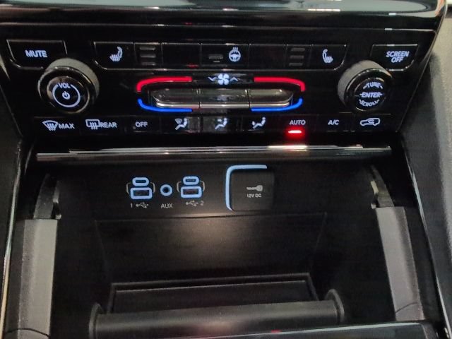 Used 2023 Jeep Grand Cherokee Laredo AWD/4WD image 19