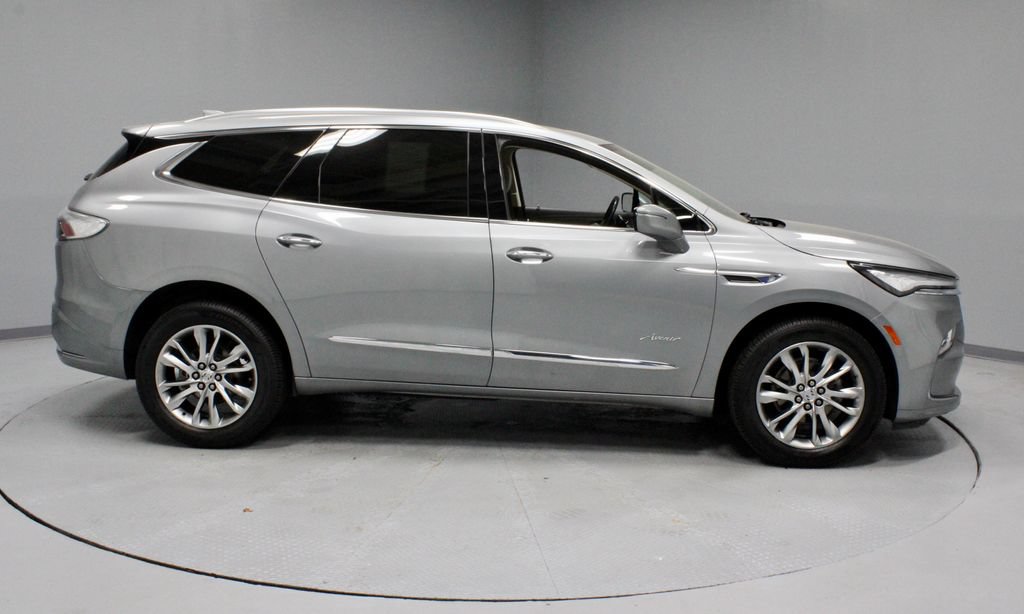 Used 2023 Buick Enclave Avenir w/ Avenir Technology Package AWD/4WD image 5