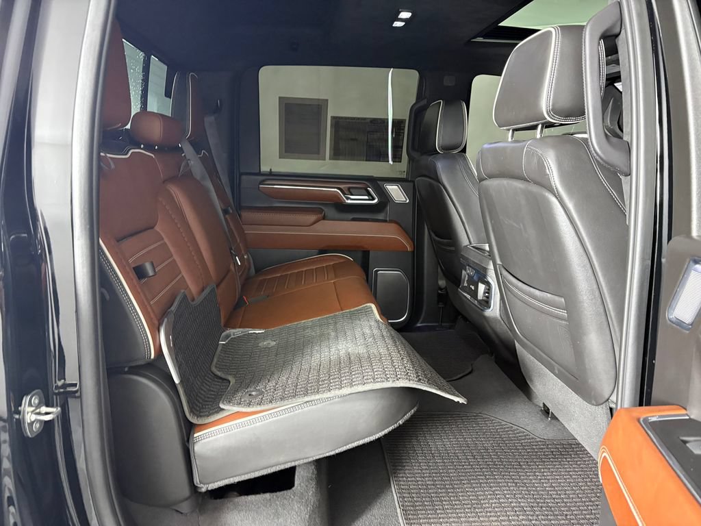 Used 2024 GMC Sierra 3500 Denali Ultimate AWD/4WD image 35