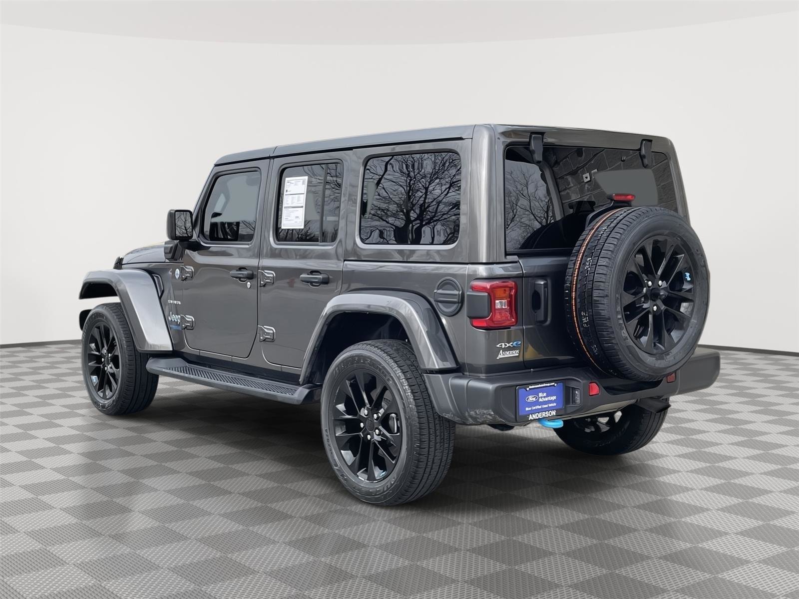Used 2022 Jeep Wrangler Unlimited Sahara w/ Cold Weather Group AWD/4WD image 9
