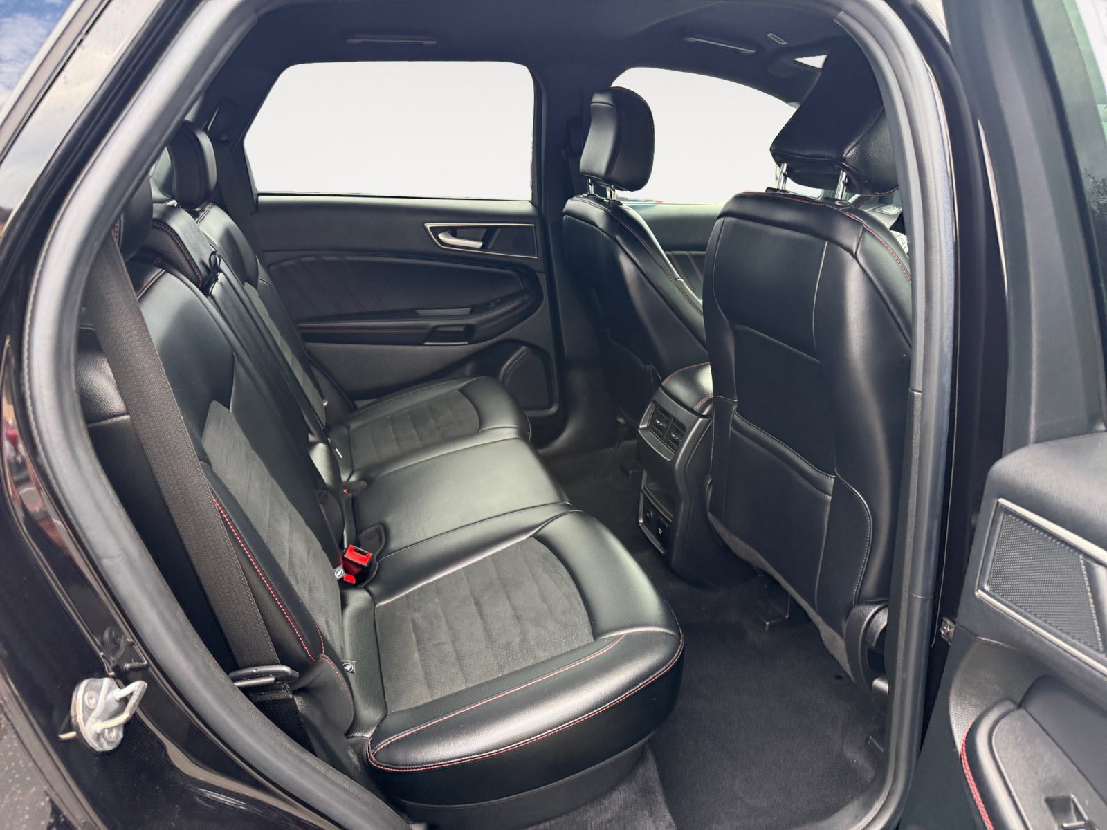 Certified 2023 Ford Edge ST-Line AWD/4WD image 18