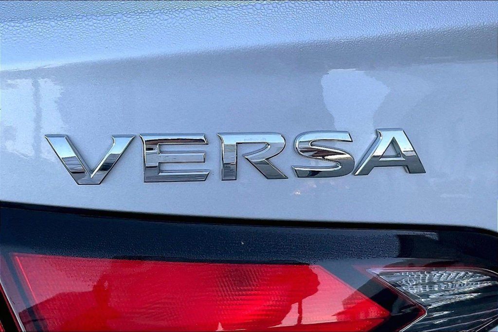 Used 2025 Nissan Versa SV FWD image 24