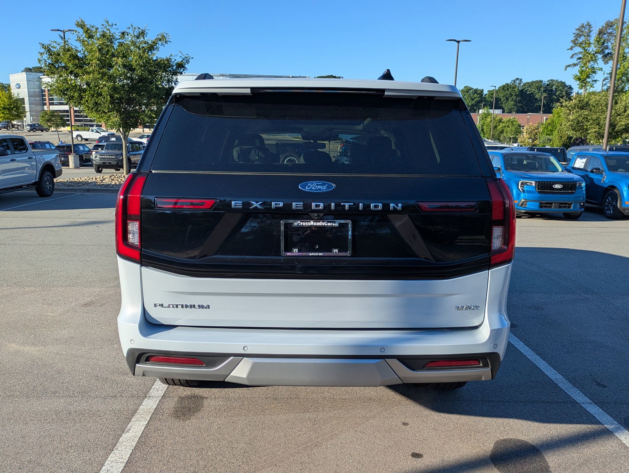 Certified 2025 Ford Expedition Max Platinum w/ Driver's Package AWD/4WD image 5