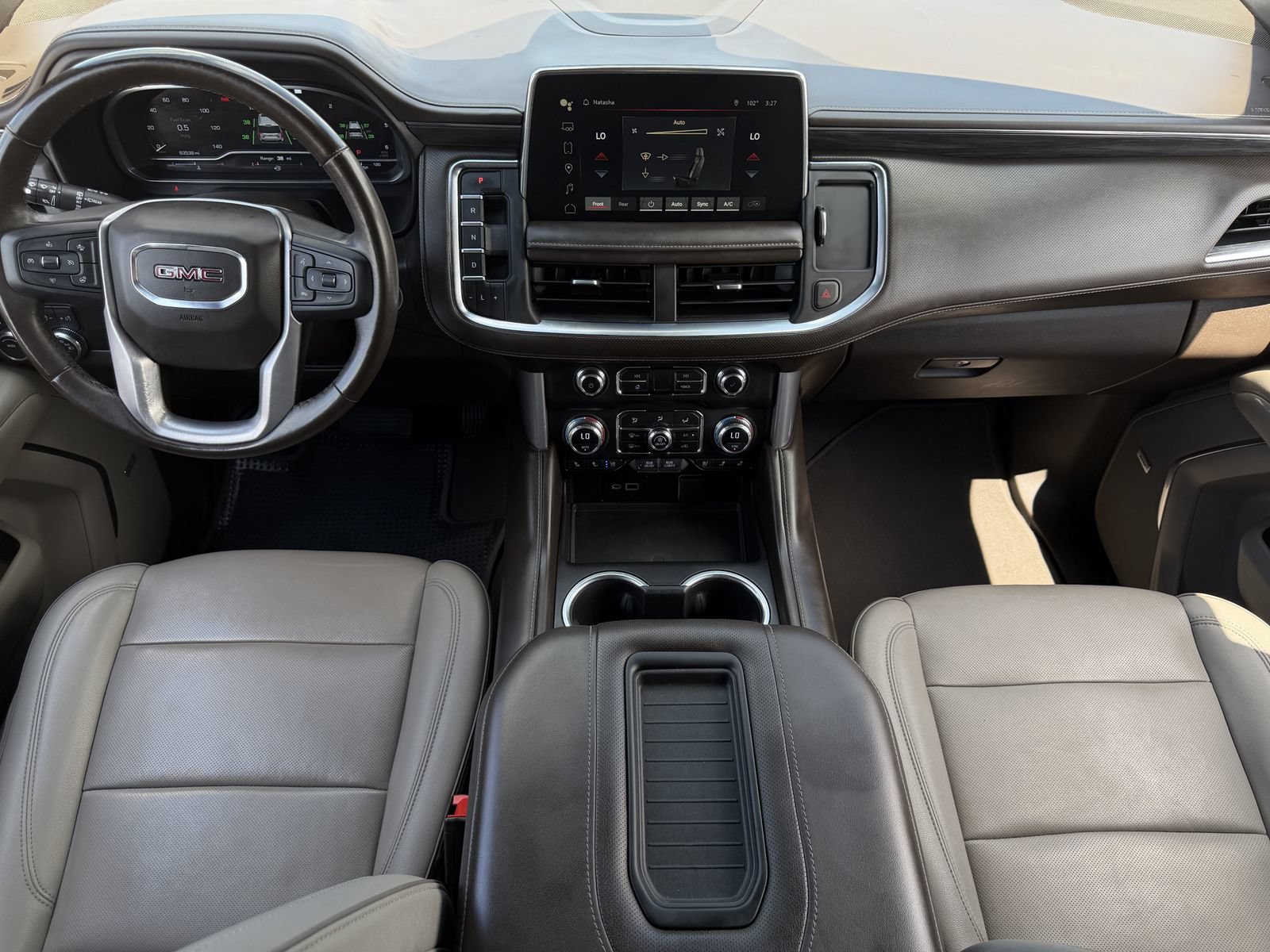Used 2023 GMC Yukon SLT w/ SLT Premium Package AWD/4WD image 12