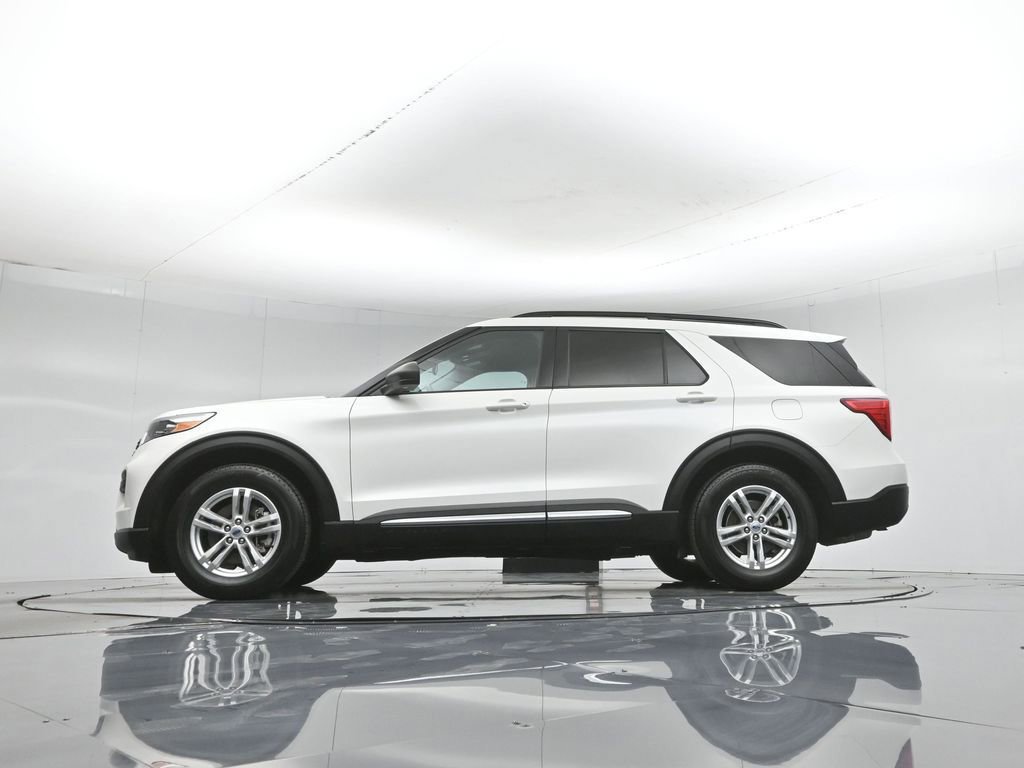 Certified 2023 Ford Explorer XLT RWD image 21