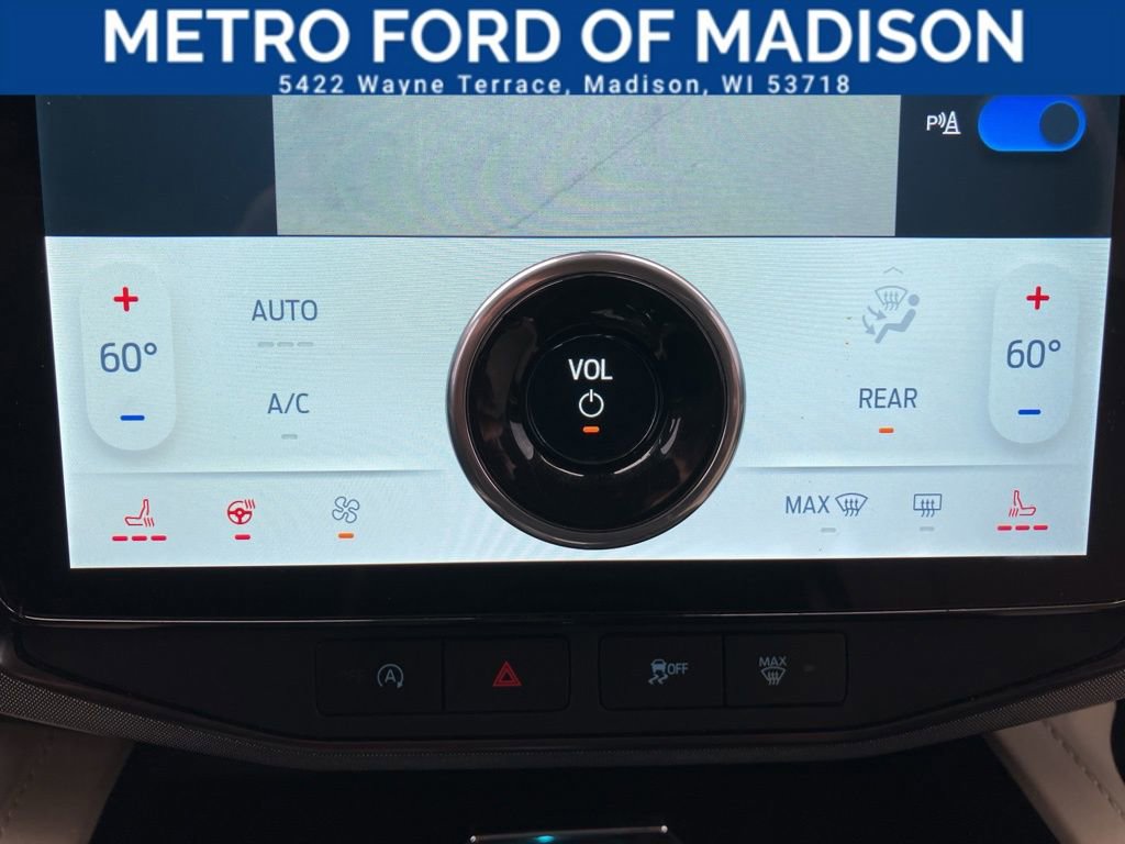 Certified 2022 Ford Expedition Max Platinum image 24