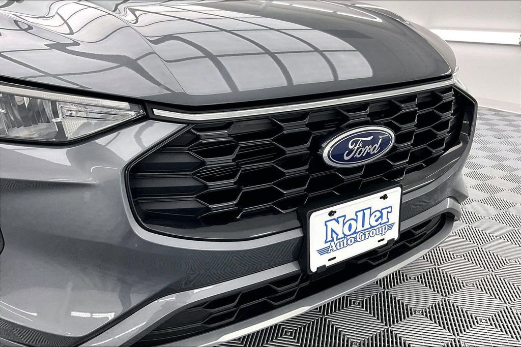 Certified 2024 Ford Escape ST-Line w/ Tech Pack #1 image 28