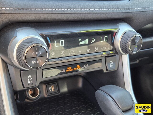 Used 2025 Toyota RAV4 XLE AWD/4WD image 23