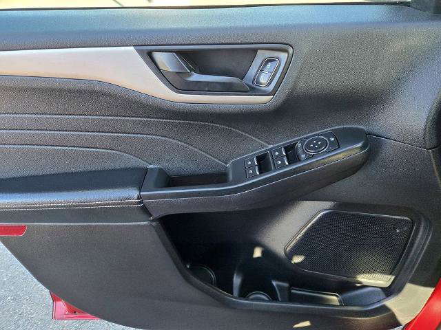 Certified 2022 Ford Escape SE w/ SE Sport Appearance Package image 25