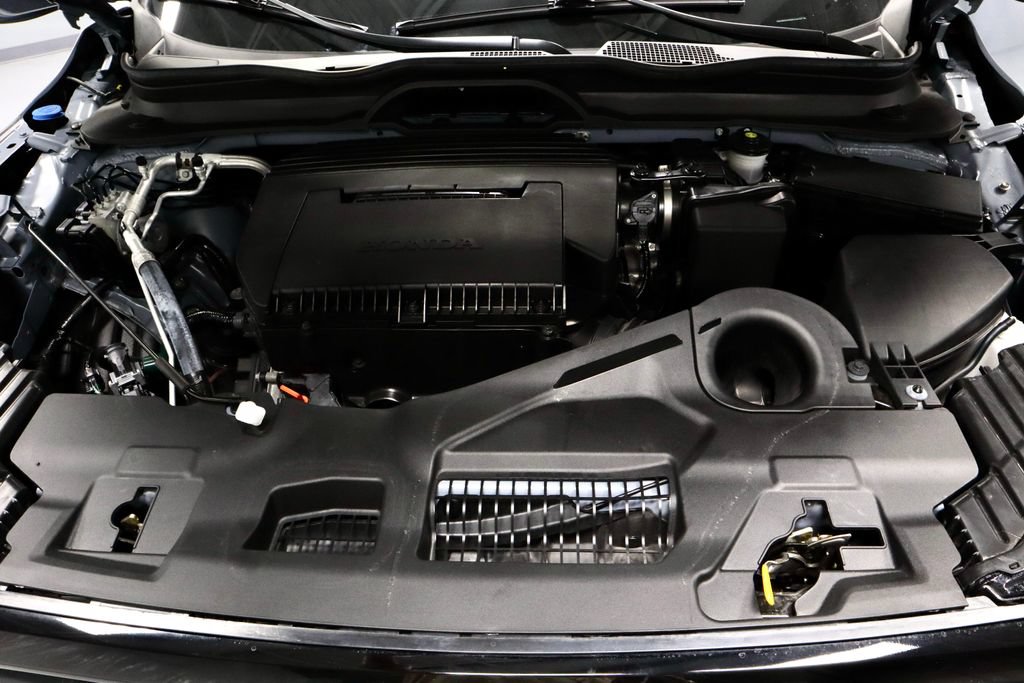 Used 2025 Honda Pilot Sport image 17