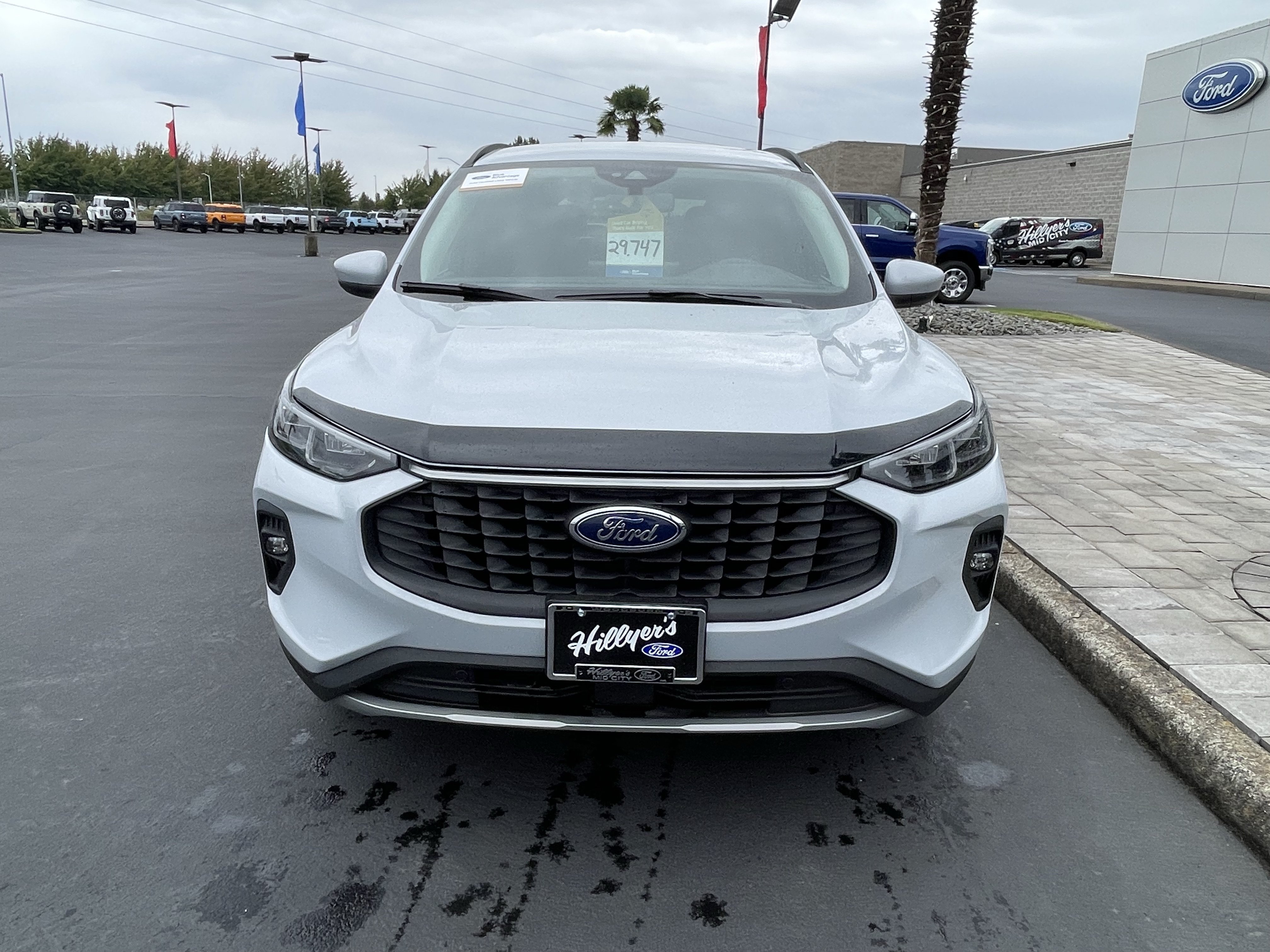 Certified 2025 Ford Escape Platinum AWD/4WD image 5