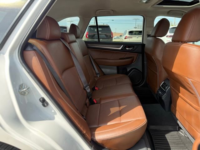 Used 2018 Subaru Outback 3.6R Touring AWD/4WD image 19