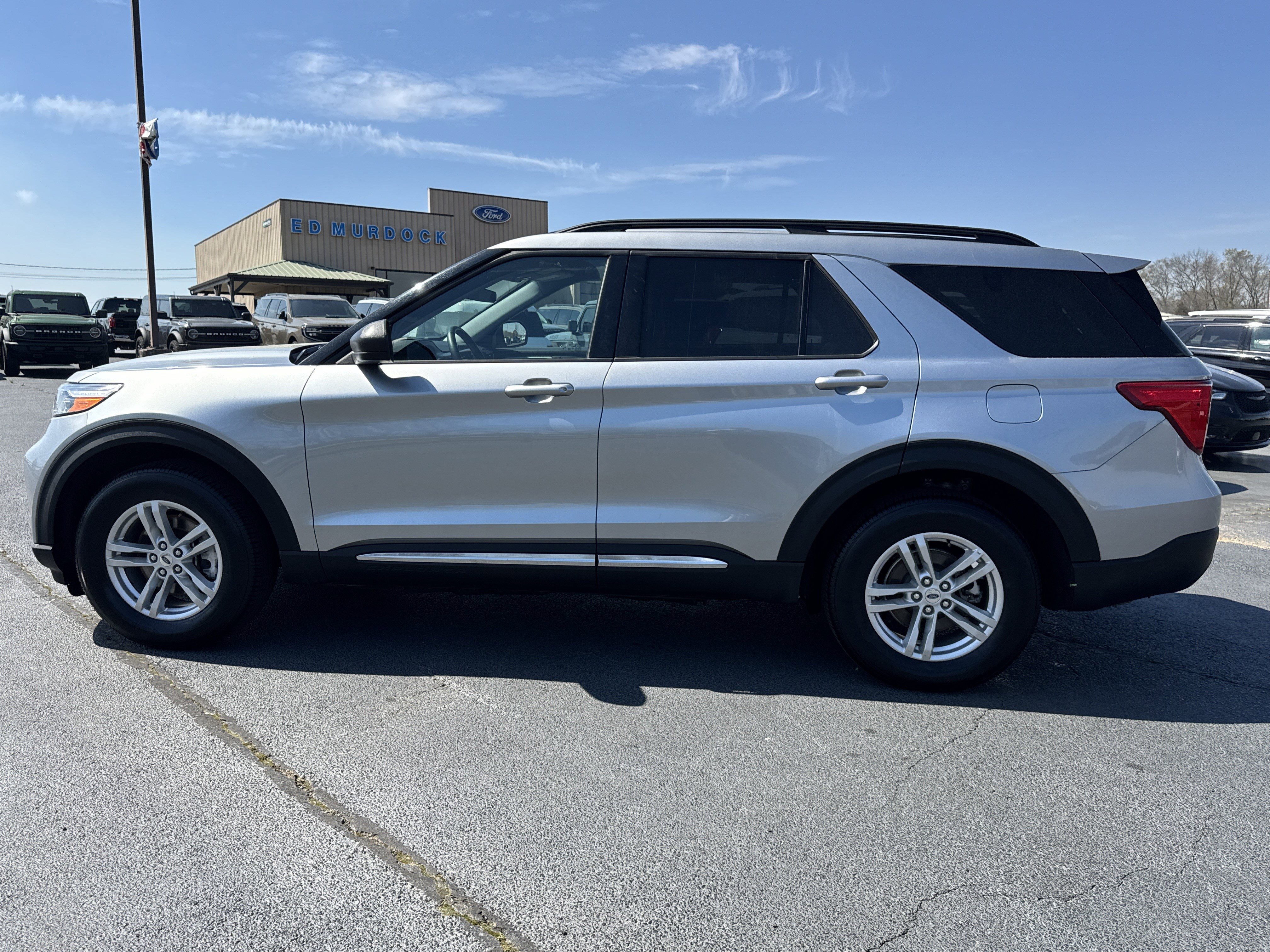 Certified 2024 Ford Explorer XLT w/ Equipment Group 202A AWD/4WD image 8