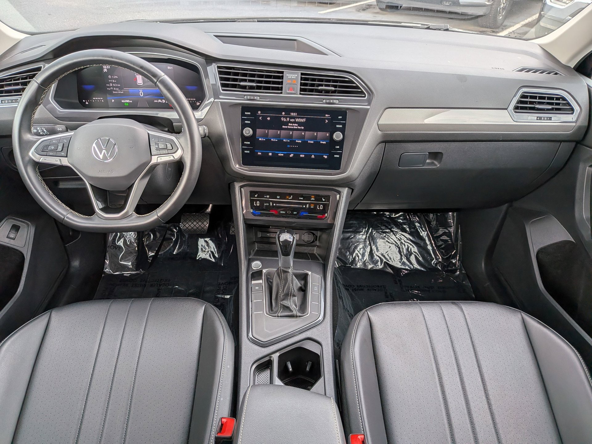 Used 2024 Volkswagen Tiguan SE FWD image 16