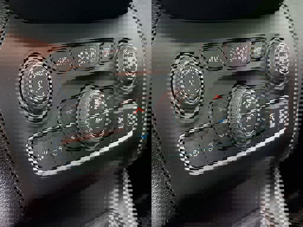 Used 2023 Jeep Cherokee Altitude Lux image 21