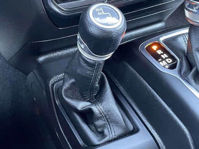 Used 2023 Jeep Gladiator Sport AWD/4WD image 30