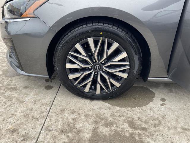 Used 2025 Nissan Altima 2.5 SV FWD image 10