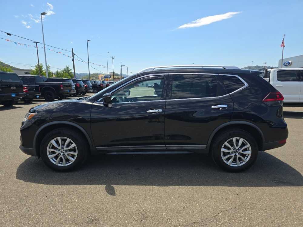 Used 2018 Nissan Rogue SV AWD/4WD image 2