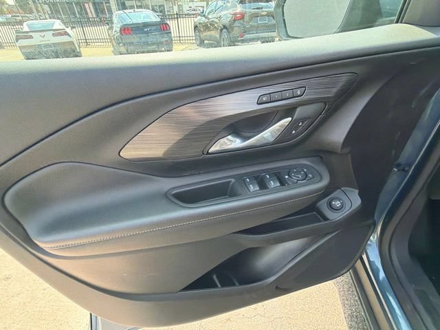Used 2024 GMC Terrain SLT AWD/4WD image 14