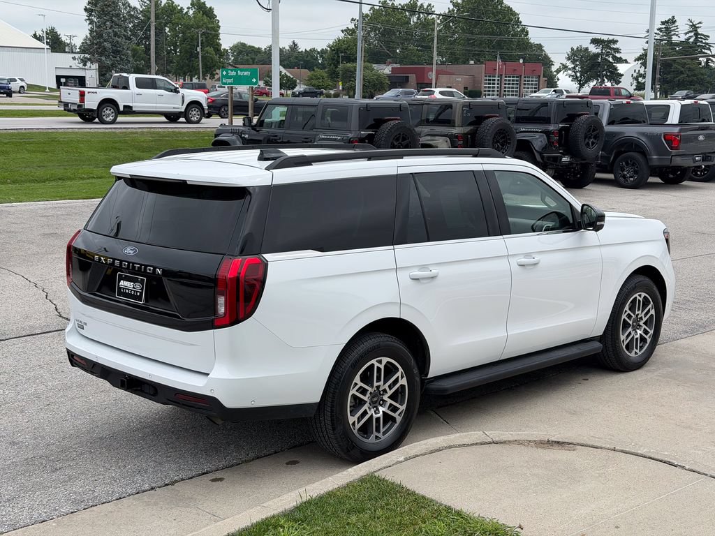 Certified 2025 Ford Expedition Active AWD/4WD image 6