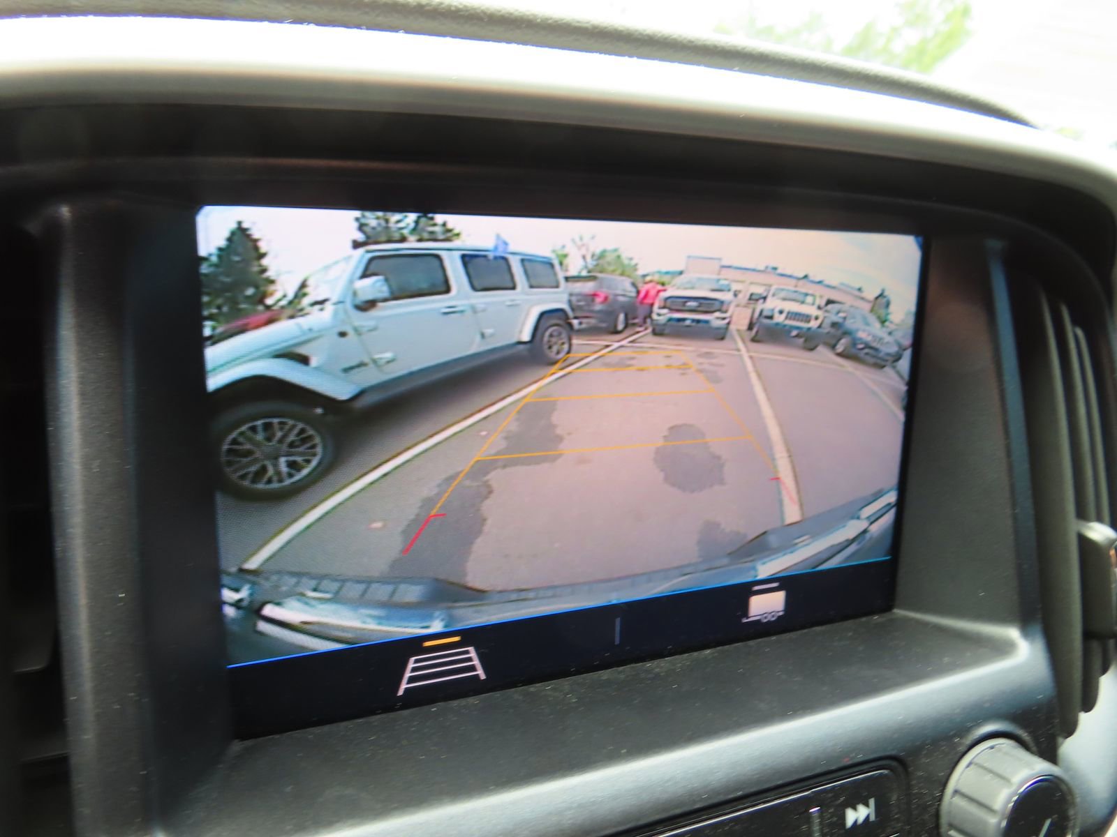 Used 2022 GMC Canyon Elevation w/ Elevation Premium Package AWD/4WD image 23