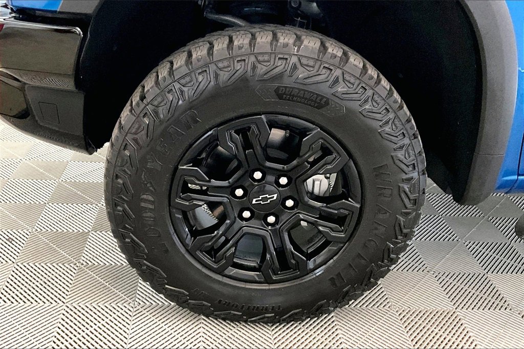 Used 2022 Chevrolet Silverado 1500 ZR2 w/ Technology Package image 8