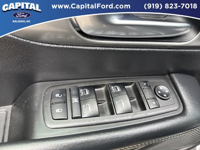 Used 2025 Chrysler Pacifica Select FWD image 20