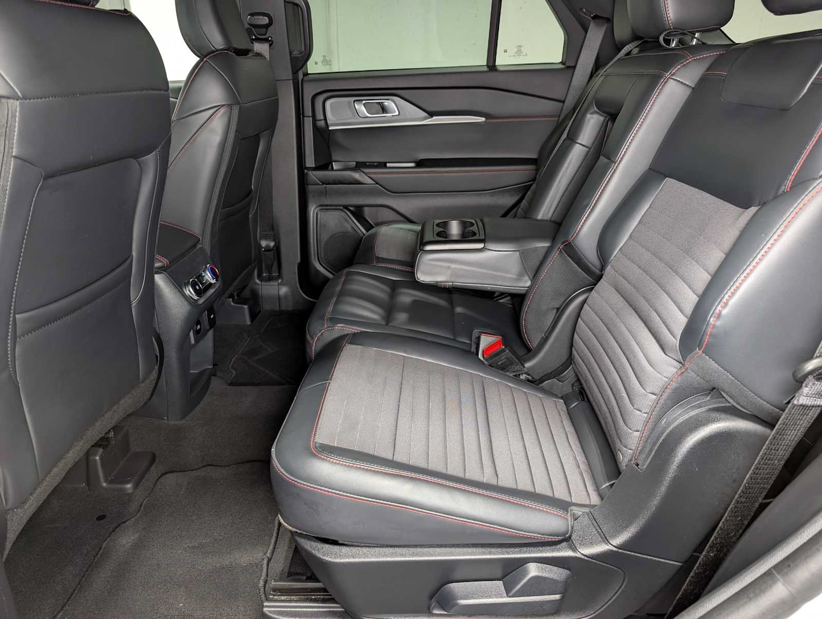 Certified 2026 Ford Explorer ST-Line w/ ST-Line Street Pack AWD/4WD image 21