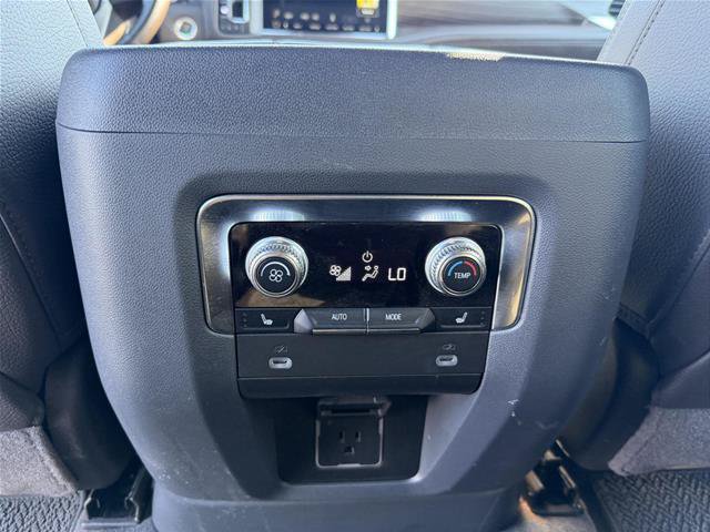 Used 2024 GMC Yukon XL Denali AWD/4WD image 14