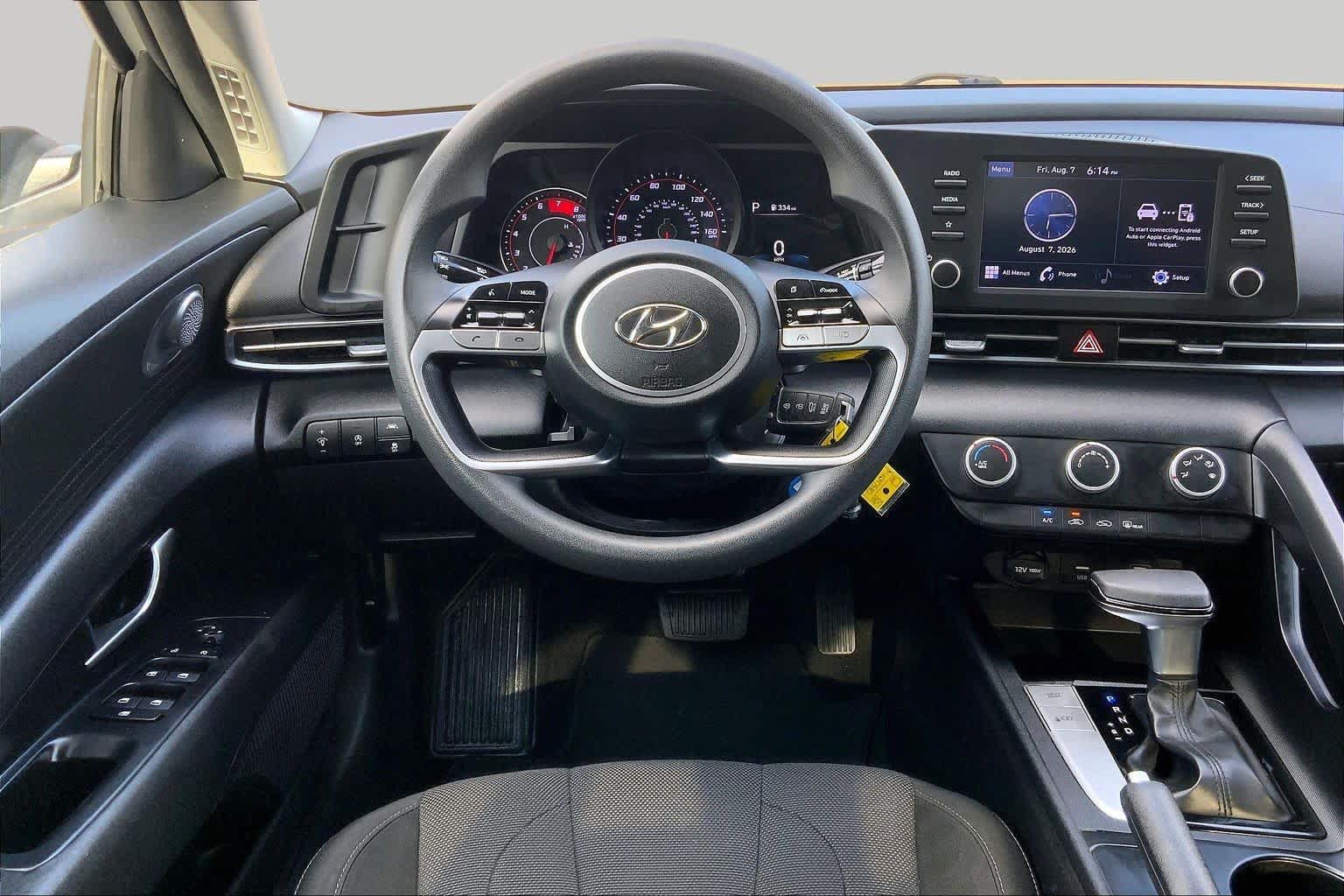 Used 2021 Hyundai Elantra SE FWD image 6