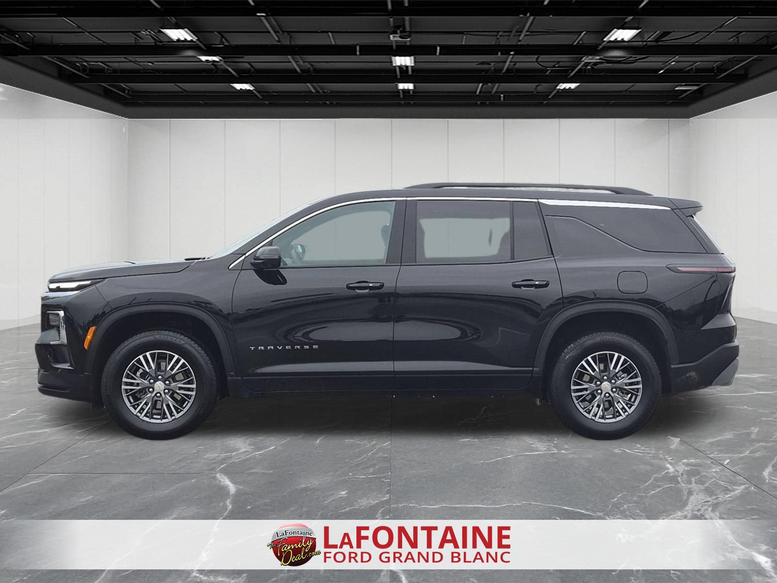 Used 2026 Chevrolet Traverse LT w/ Driver Confidence Package FWD image 2