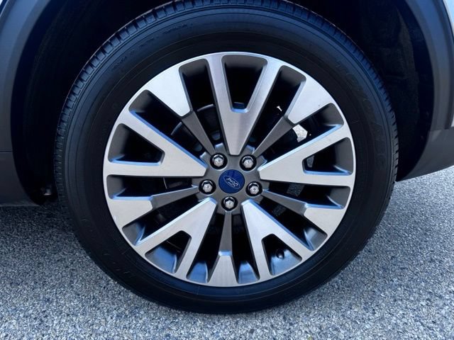 Certified 2022 Ford Escape Titanium w/ Class II Trailer Tow Package AWD/4WD image 36