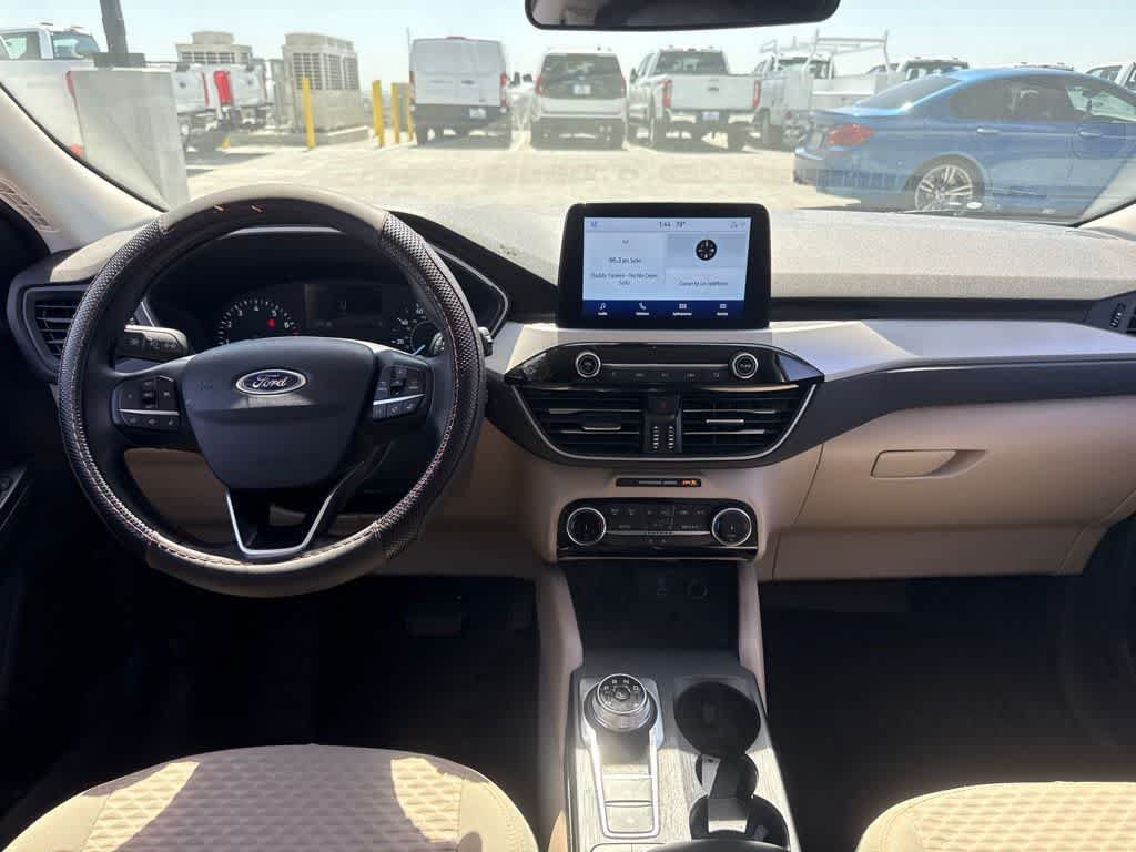 Certified 2022 Ford Escape SE w/ SE Sport Appearance Package FWD image 11