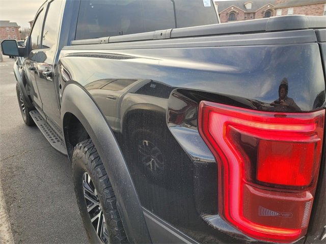 Certified 2019 Ford F150 Raptor w/ Equipment Group 802A Luxury image 5