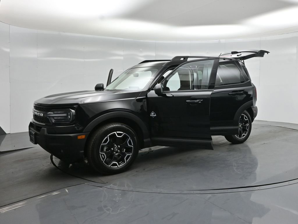 Certified 2025 Ford Bronco Sport Outer Banks w/ Outer Banks Tech Package+ AWD/4WD image 31