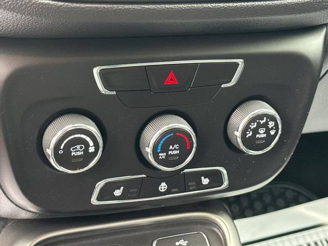 Used 2018 Jeep Compass Latitude w/ Cold Weather Group AWD/4WD image 22