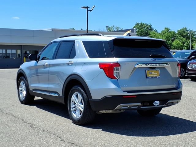 Certified 2023 Ford Explorer XLT w/ Equipment Group 202A AWD/4WD image 4