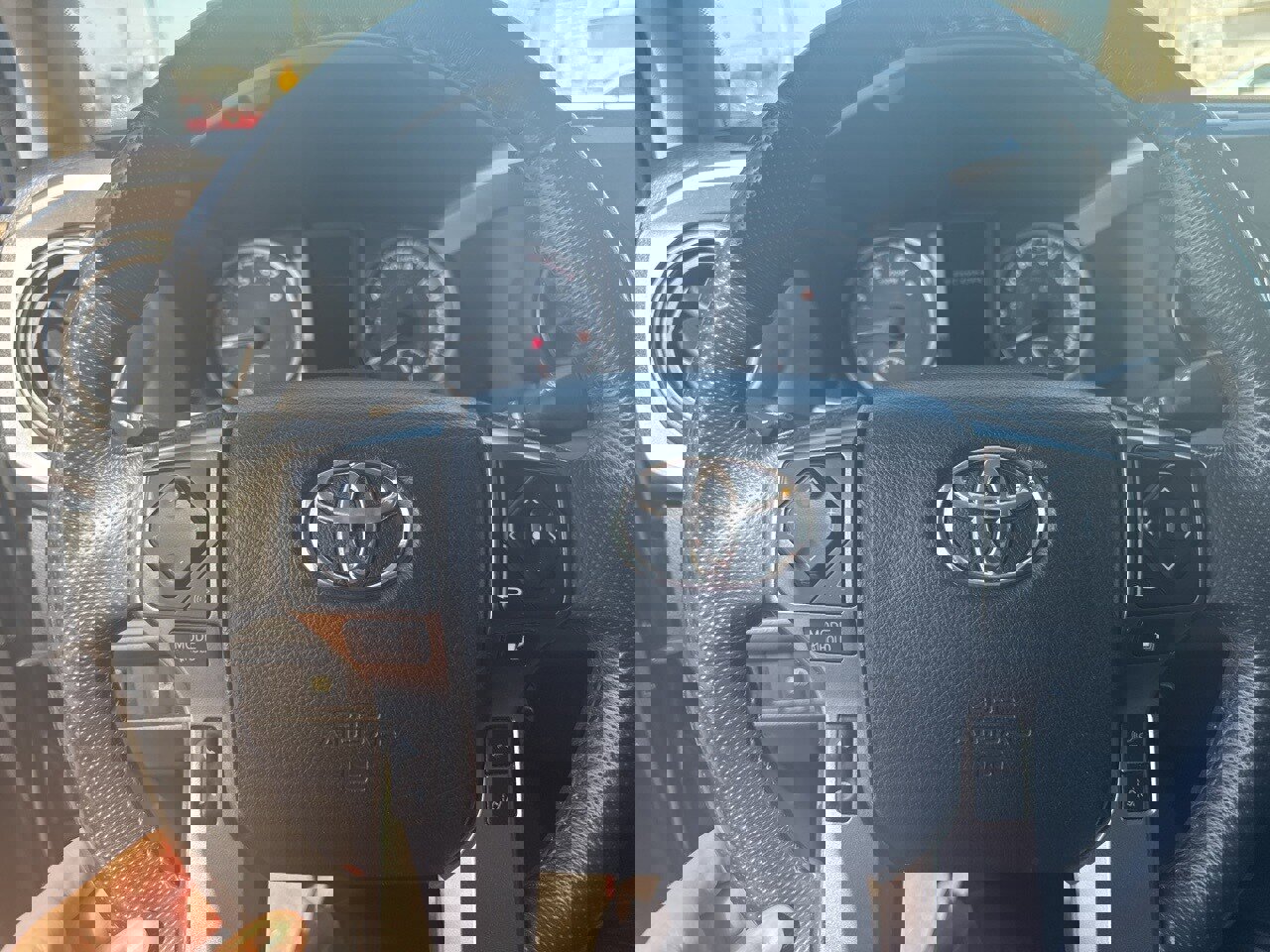 Used 2018 Toyota Tacoma SR5 image 10