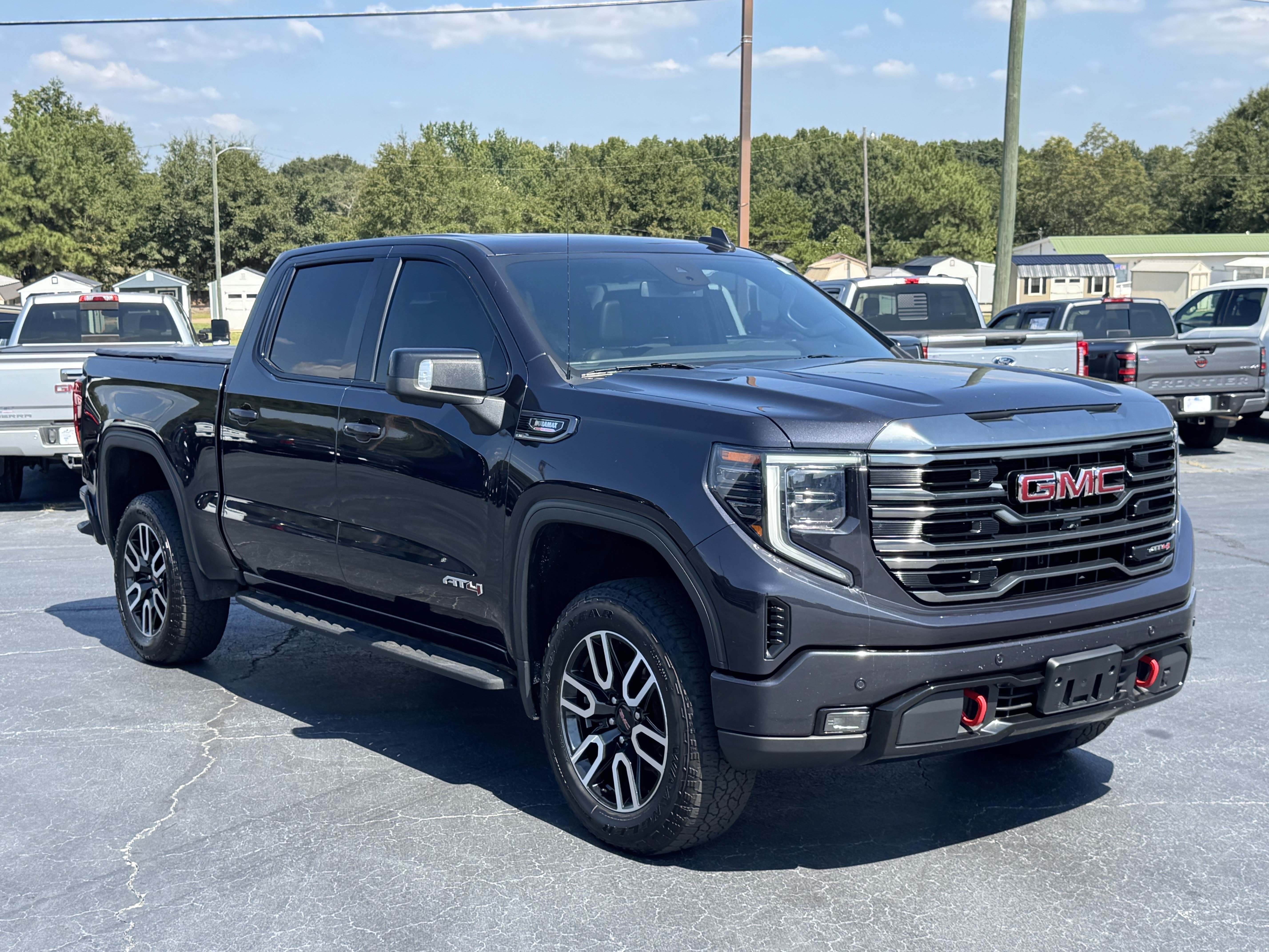 Used 2023 GMC Sierra 1500 AT4 w/ AT4 Premium Package AWD/4WD image 4