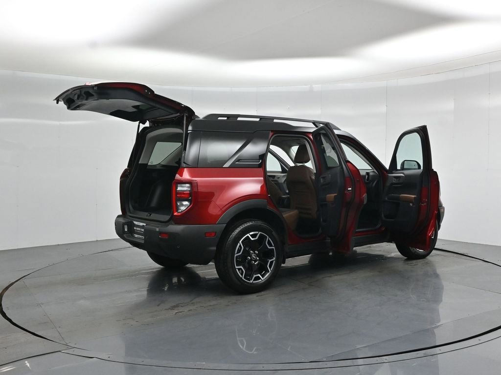 Certified 2025 Ford Bronco Sport Outer Banks w/ Outer Banks Tech Package+ AWD/4WD image 6
