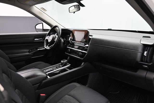 Used 2022 Nissan Pathfinder SV FWD image 30