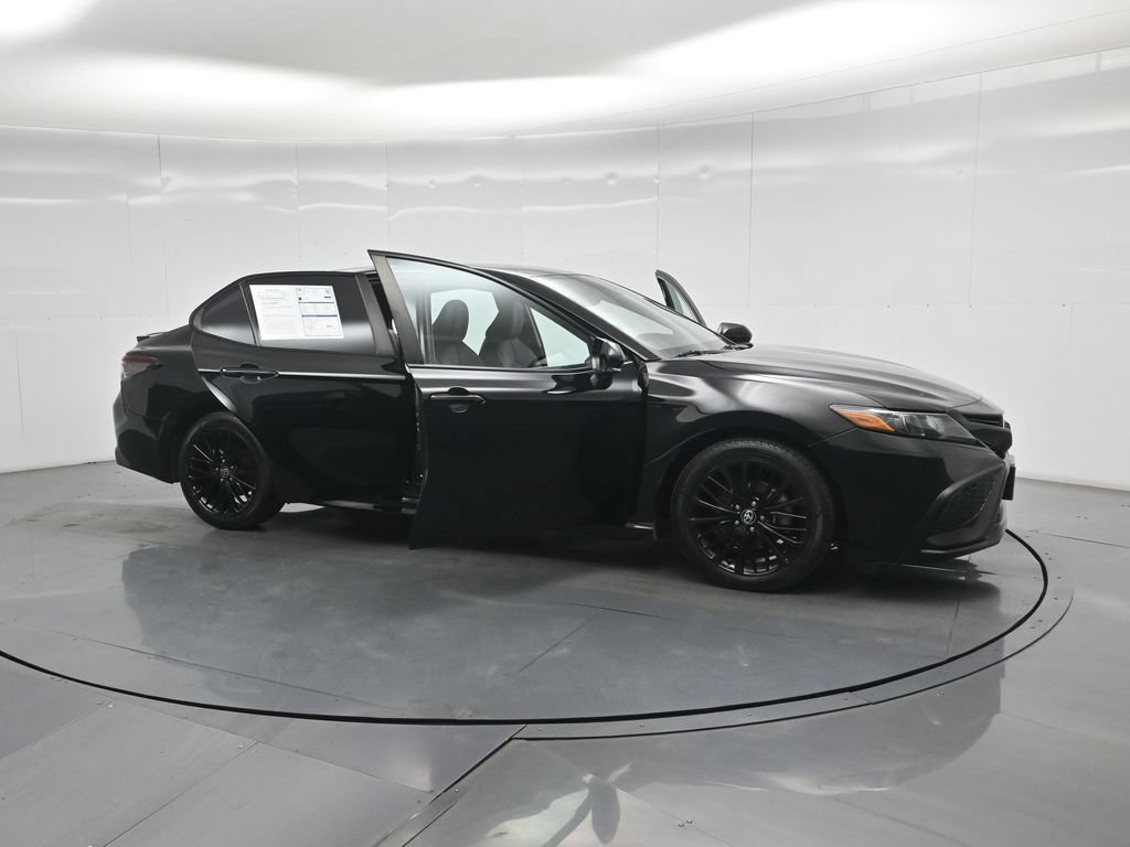 Used 2021 Toyota Camry SE w/ Convenience Package FWD image 31