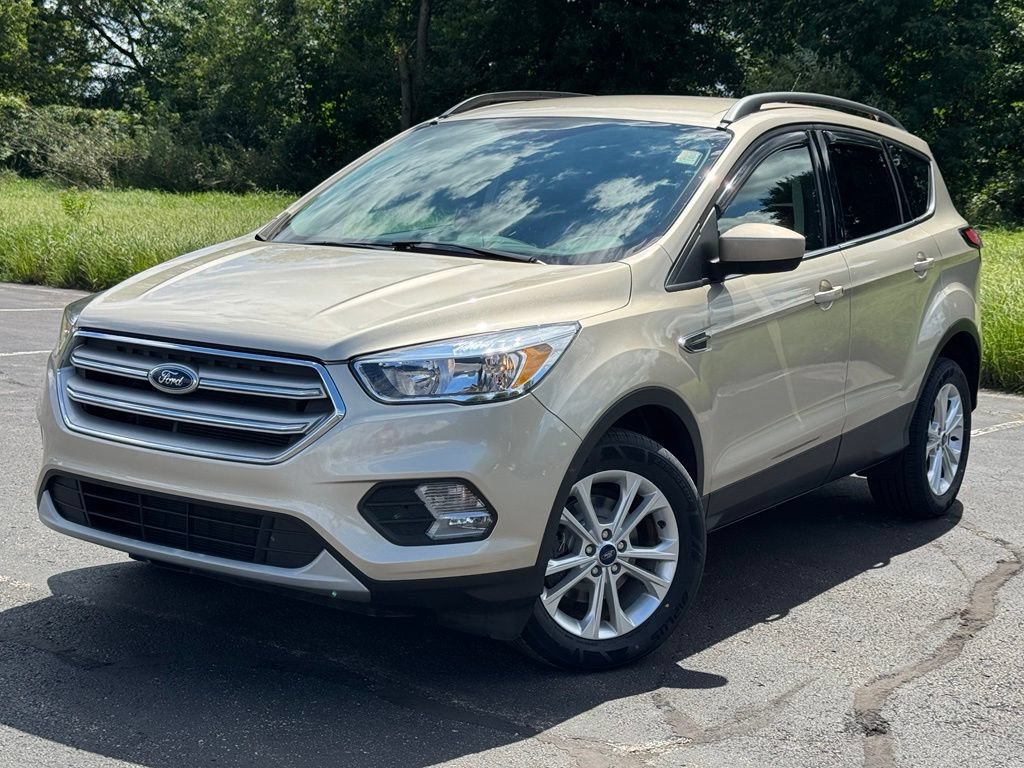 Certified 2018 Ford Escape SE FWD image 2